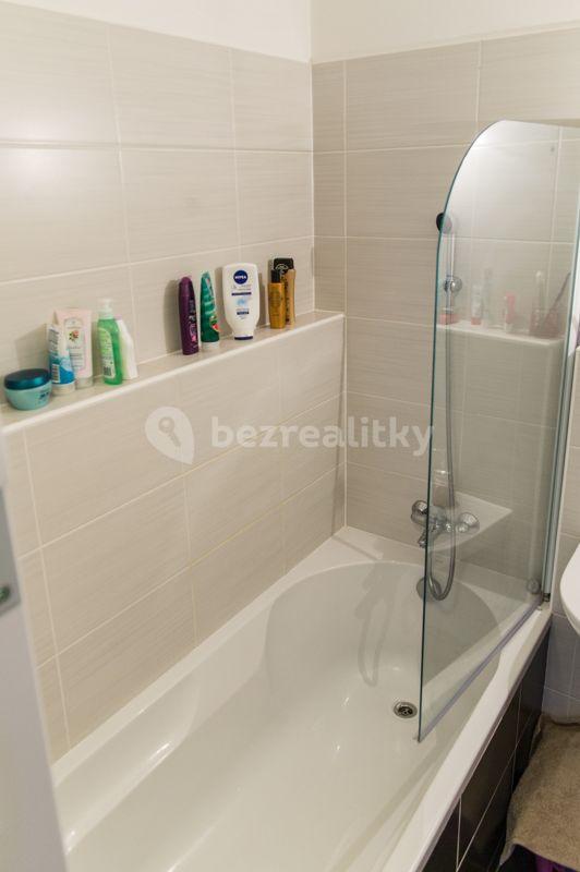 Studio flat to rent, 32 m², Kestřanská, Prague, Prague