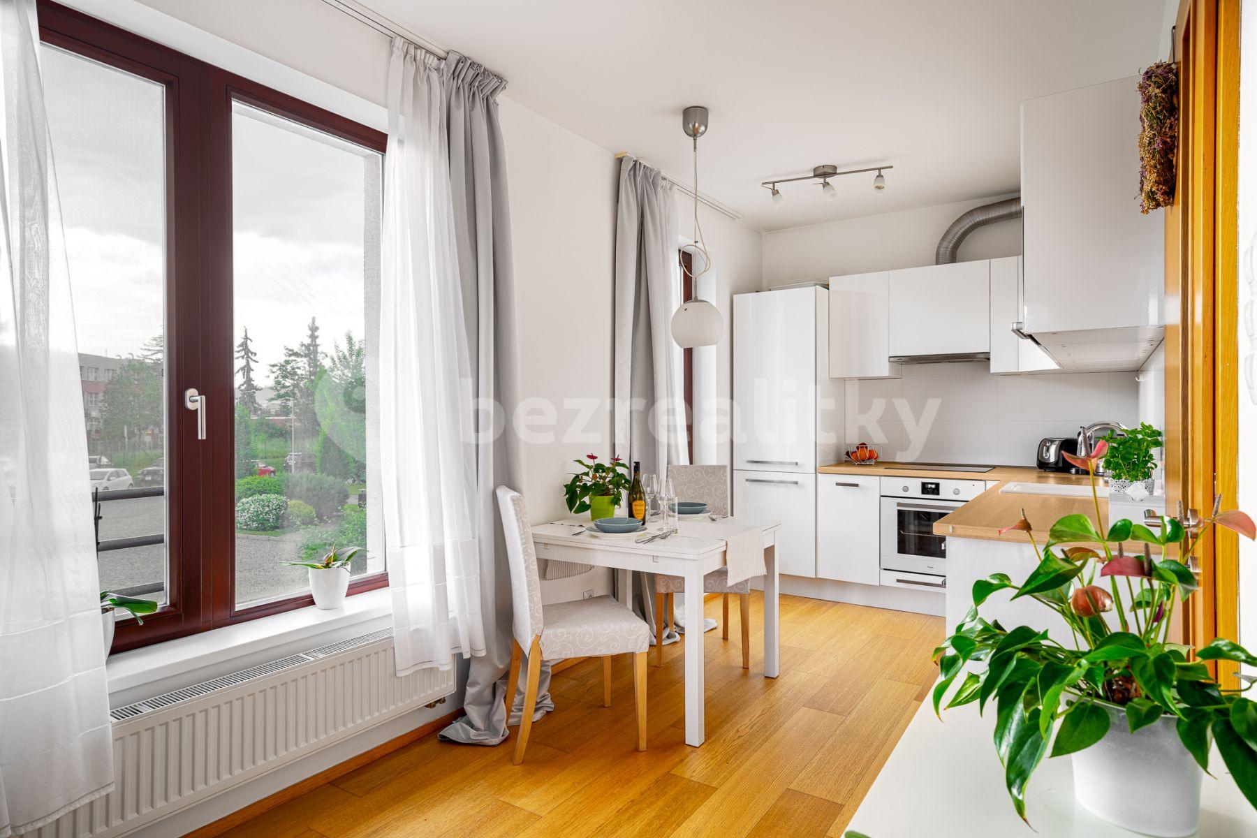 Studio flat to rent, 42 m², Prague, Prague