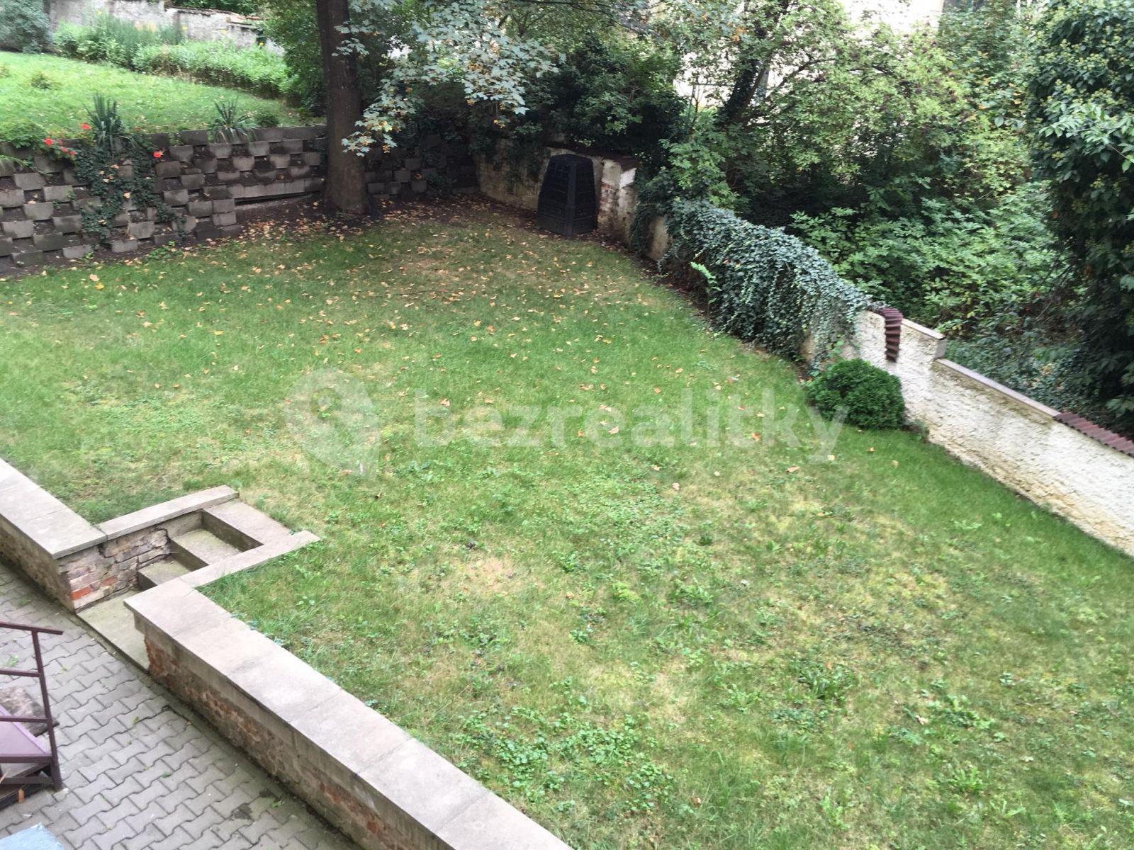 2 bedroom flat to rent, 76 m², Krkonošská, Prague, Prague