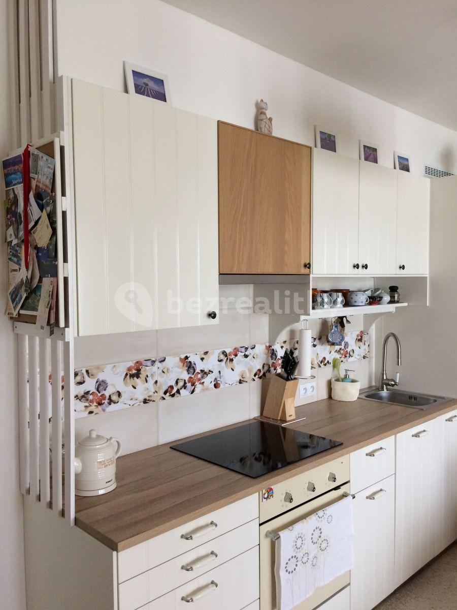 Studio flat to rent, 34 m², Plzeňská, Prague, Prague