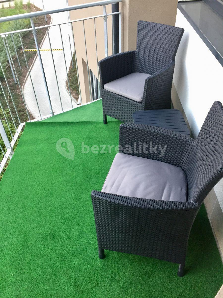 1 bedroom with open-plan kitchen flat to rent, 55 m², Makedonská, Prague, Prague