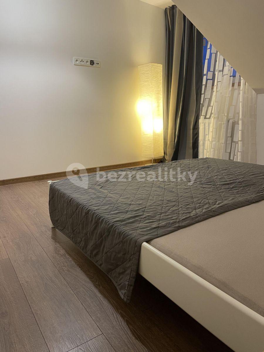 2 bedroom with open-plan kitchen flat to rent, 79 m², Schoellerova, Prague, Prague