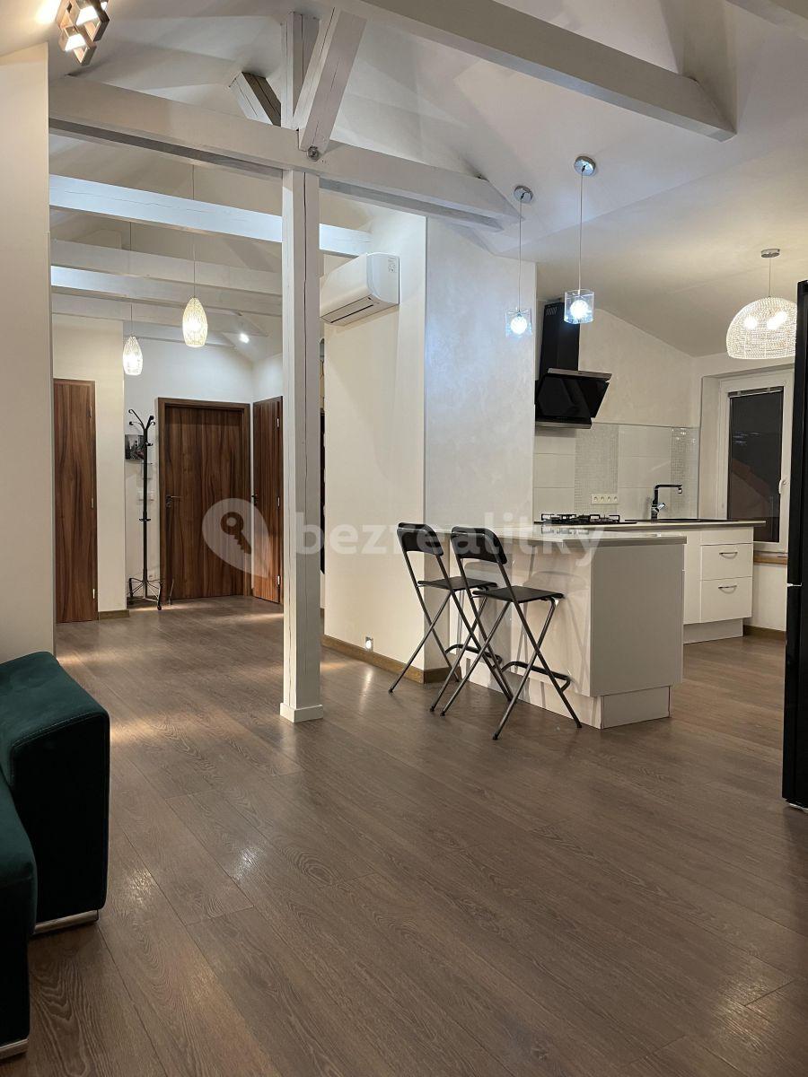 2 bedroom with open-plan kitchen flat to rent, 79 m², Schoellerova, Prague, Prague