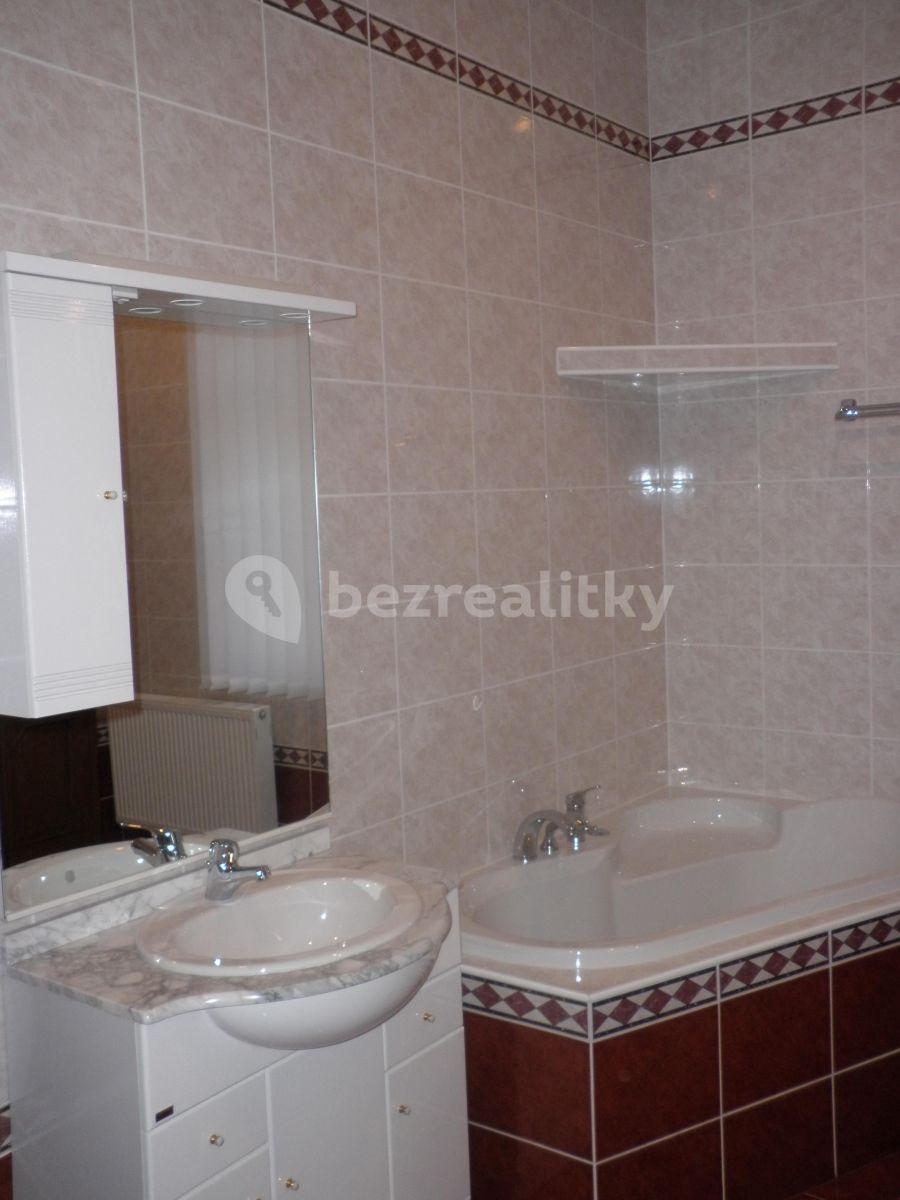 3 bedroom flat to rent, 125 m², Husova tř., České Budějovice, Jihočeský Region