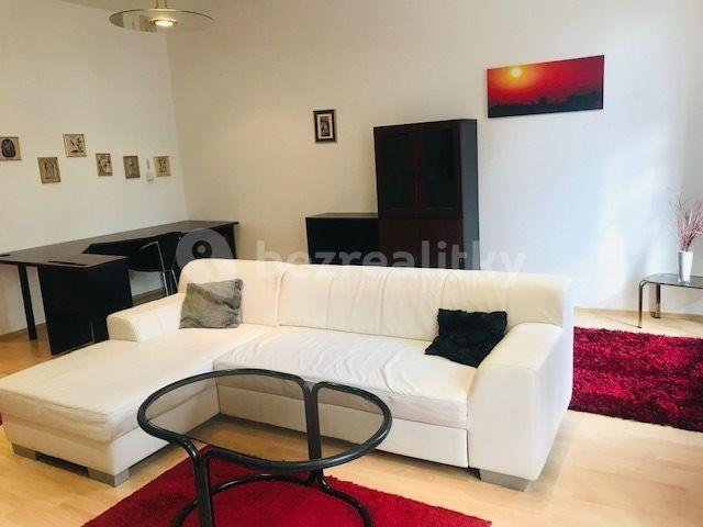 3 bedroom flat to rent, 125 m², Husova tř., České Budějovice, Jihočeský Region