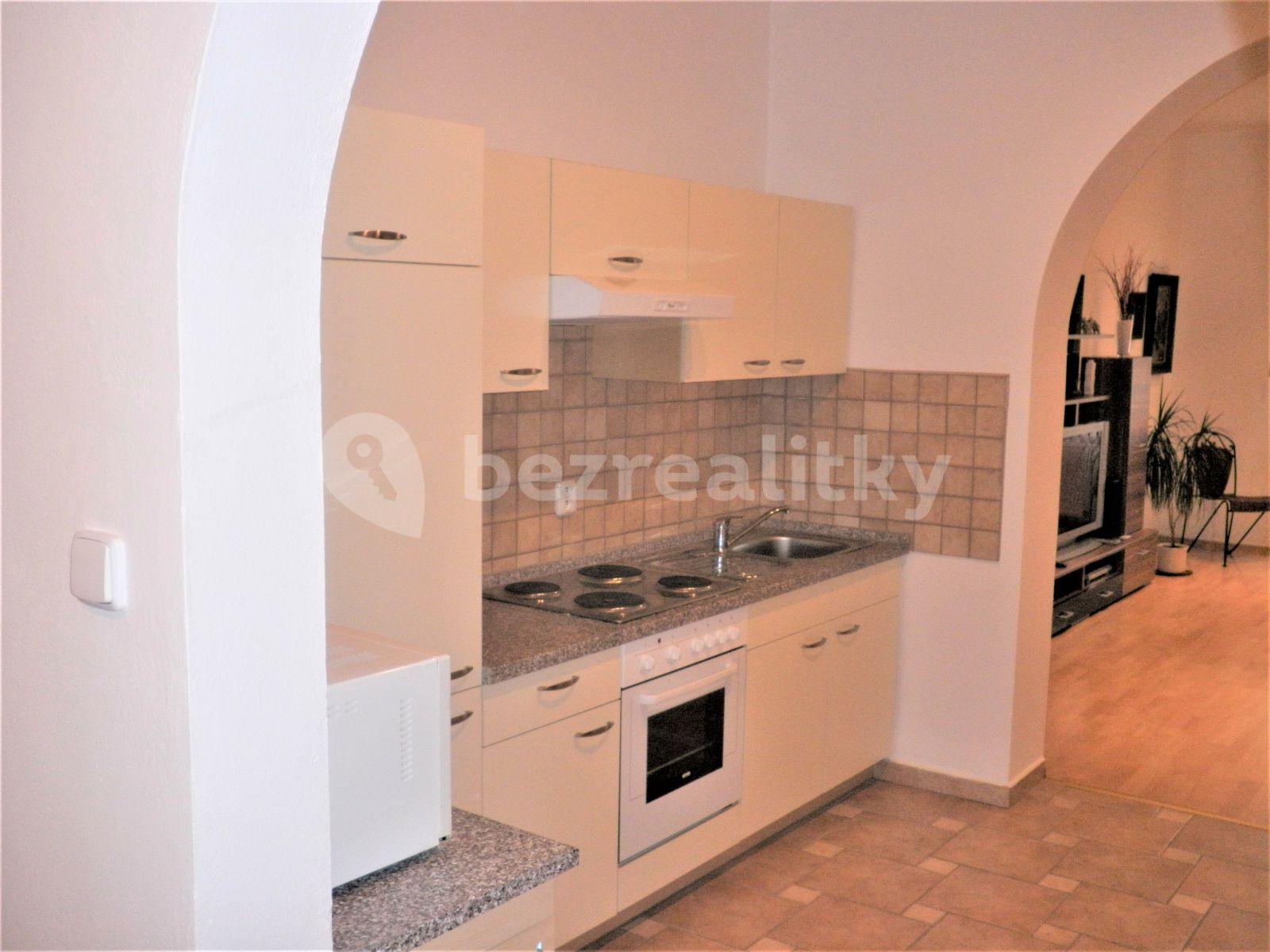 3 bedroom flat to rent, 125 m², Husova tř., České Budějovice, Jihočeský Region