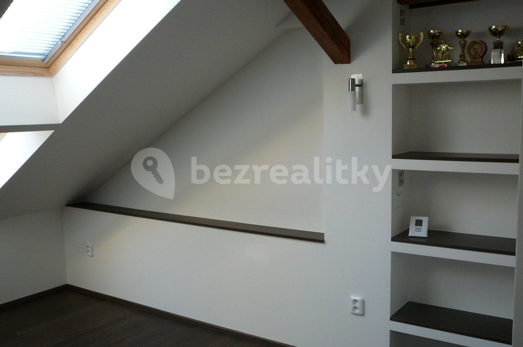 2 bedroom with open-plan kitchen flat to rent, 83 m², Jiránkova, Pardubice, Pardubický Region