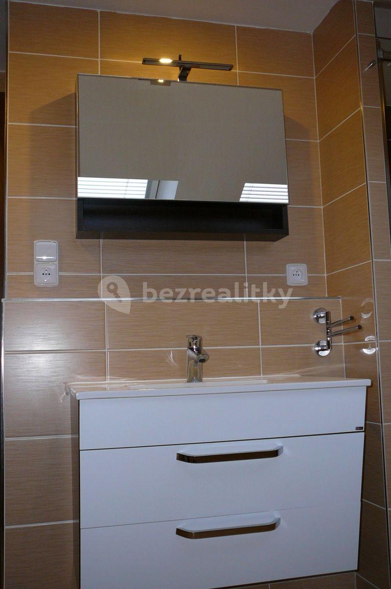 2 bedroom with open-plan kitchen flat to rent, 83 m², Jiránkova, Pardubice, Pardubický Region