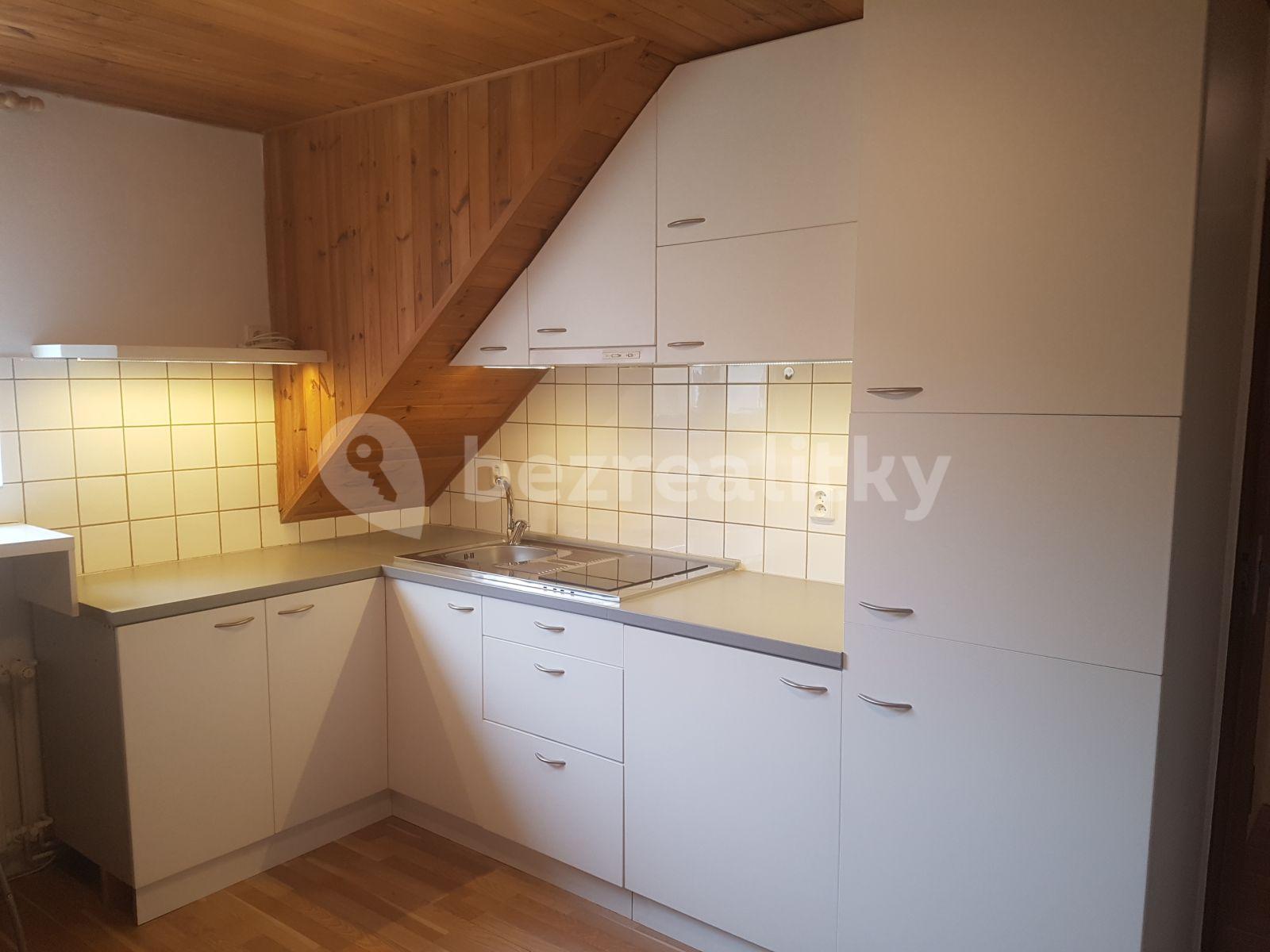 Small studio flat to rent, 25 m², Za Kajetánkou, Prague, Prague