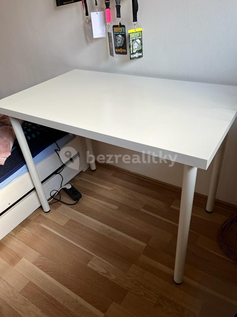 Small studio flat to rent, 25 m², Za Kajetánkou, Prague, Prague