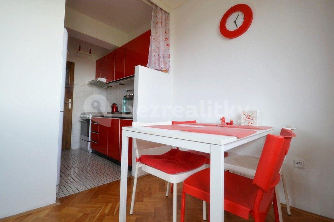 2 bedroom flat to rent, 64 m², Hillebrantova, Prague, Prague