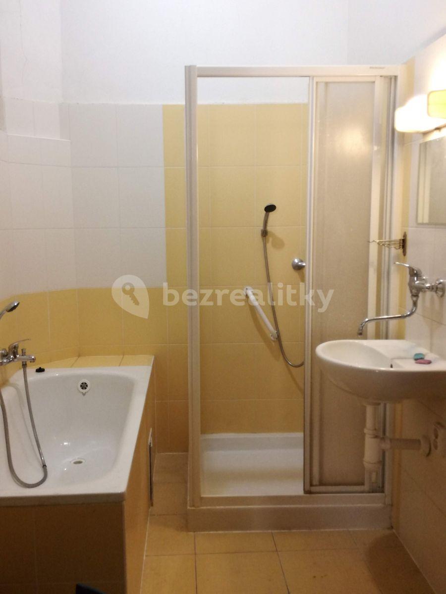 3 bedroom flat to rent, 83 m², Karlovo náměstí, Prague, Prague