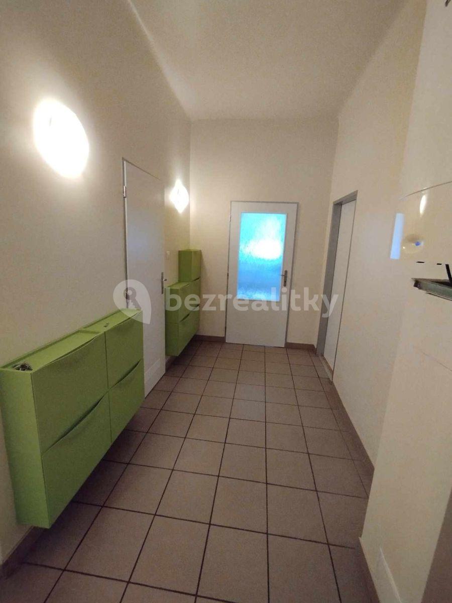 2 bedroom with open-plan kitchen flat to rent, 79 m², U Invalidovny, Prague, Prague