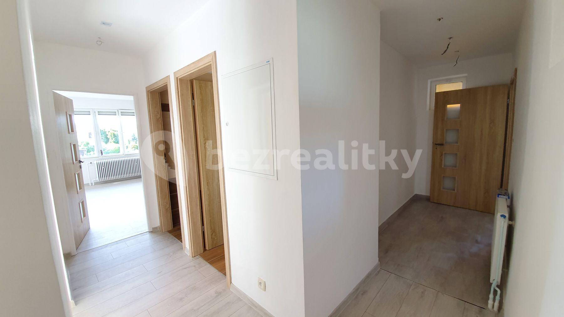 2 bedroom with open-plan kitchen flat to rent, 104 m², Spojovací, Benátky nad Jizerou, Středočeský Region