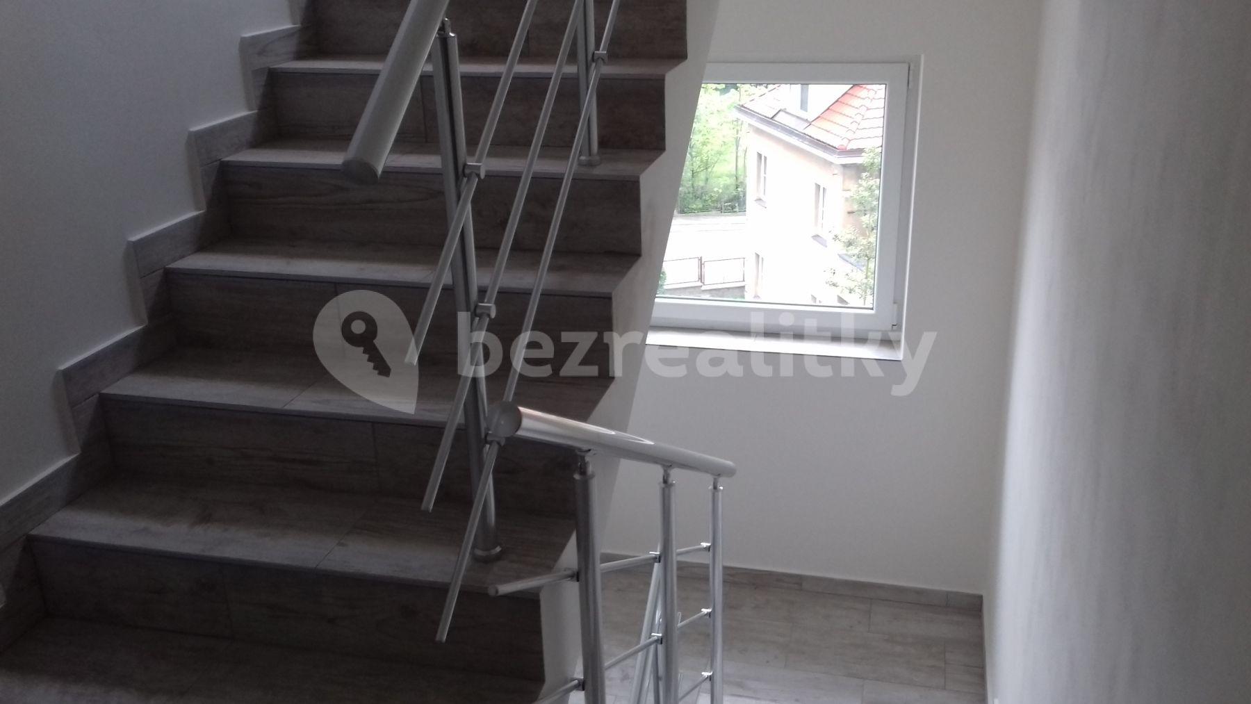 3 bedroom with open-plan kitchen flat to rent, 75 m², Nad Kuliškou, Prague, Prague