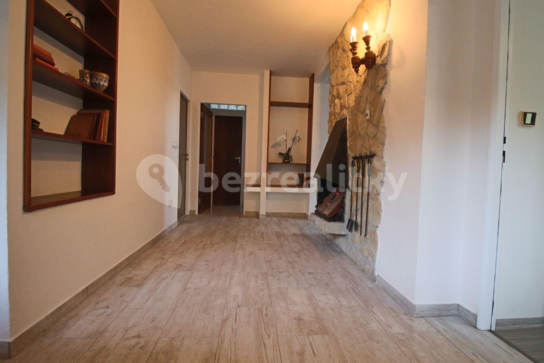 3 bedroom with open-plan kitchen flat to rent, 75 m², Nad Kuliškou, Prague, Prague