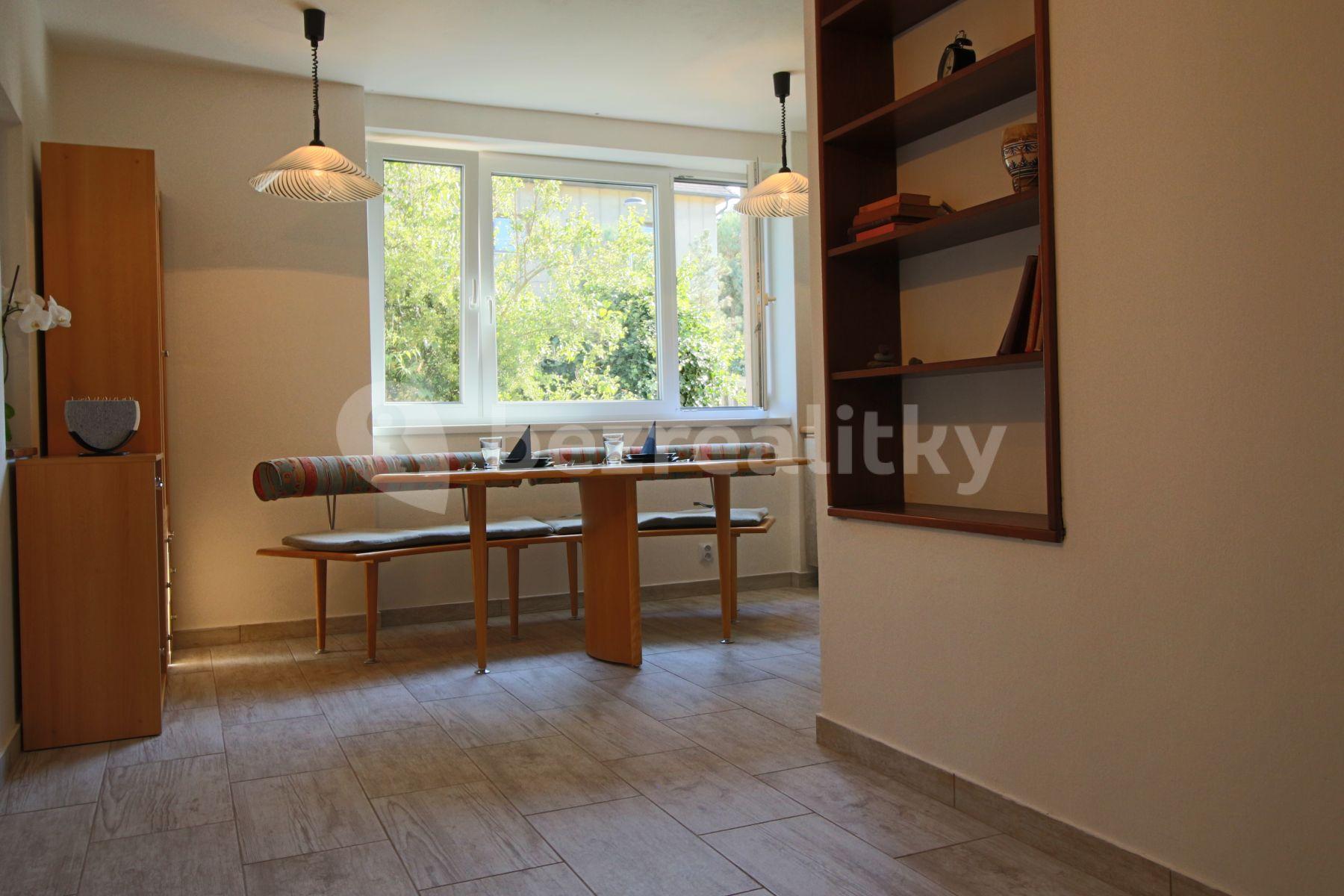 3 bedroom with open-plan kitchen flat to rent, 75 m², Nad Kuliškou, Prague, Prague