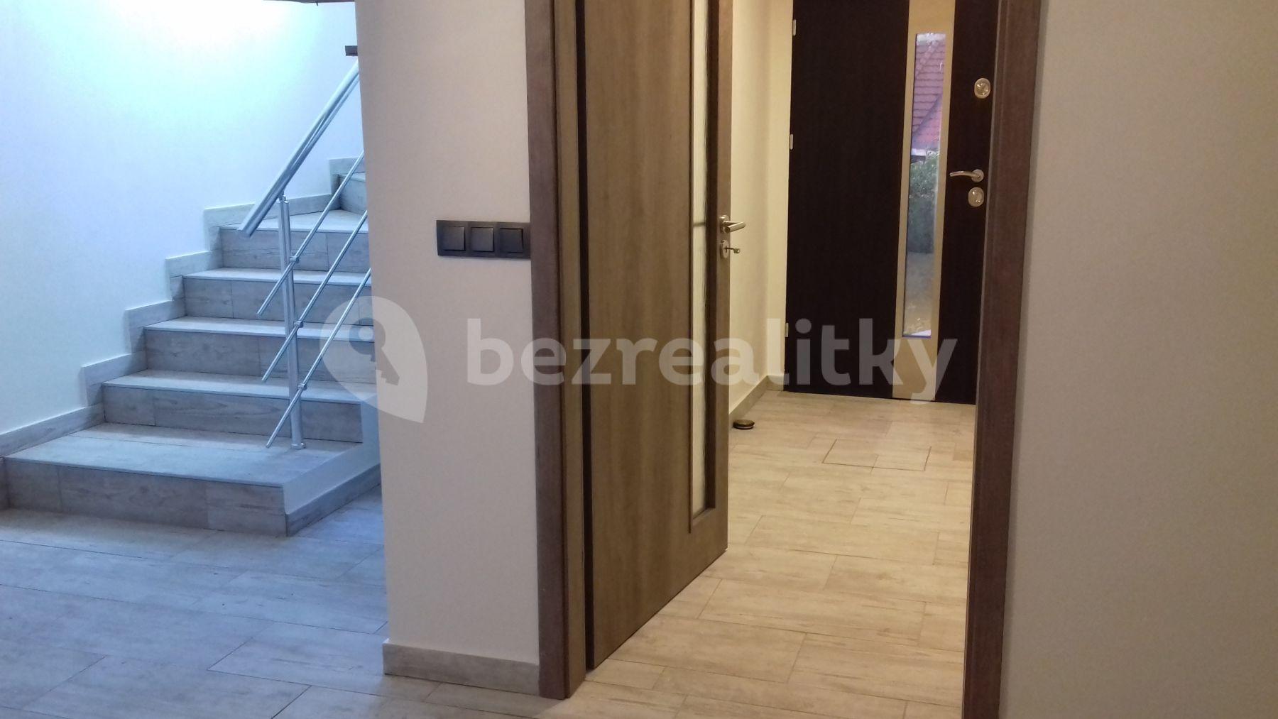 3 bedroom with open-plan kitchen flat to rent, 75 m², Nad Kuliškou, Prague, Prague