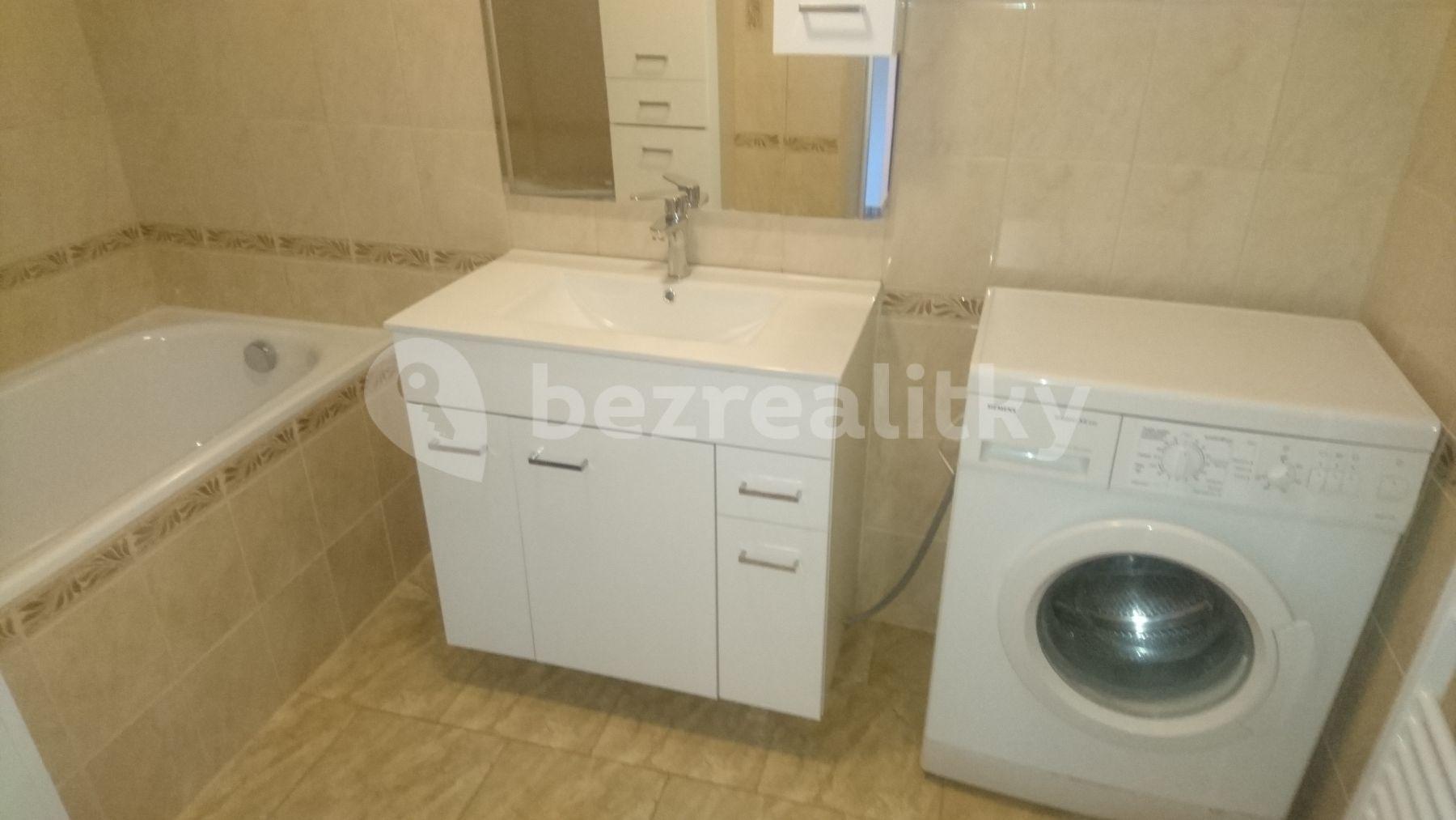 2 bedroom with open-plan kitchen flat to rent, 60 m², Bulharská, Pardubice, Pardubický Region