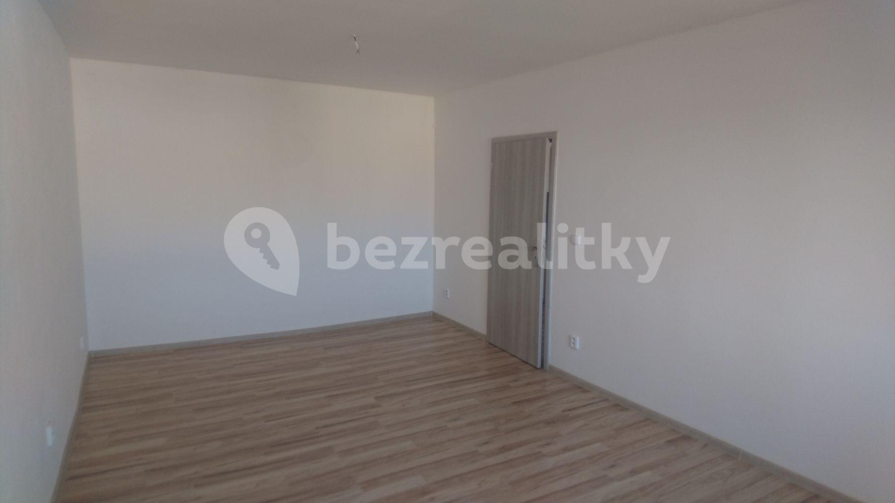 2 bedroom with open-plan kitchen flat to rent, 60 m², Bulharská, Pardubice, Pardubický Region