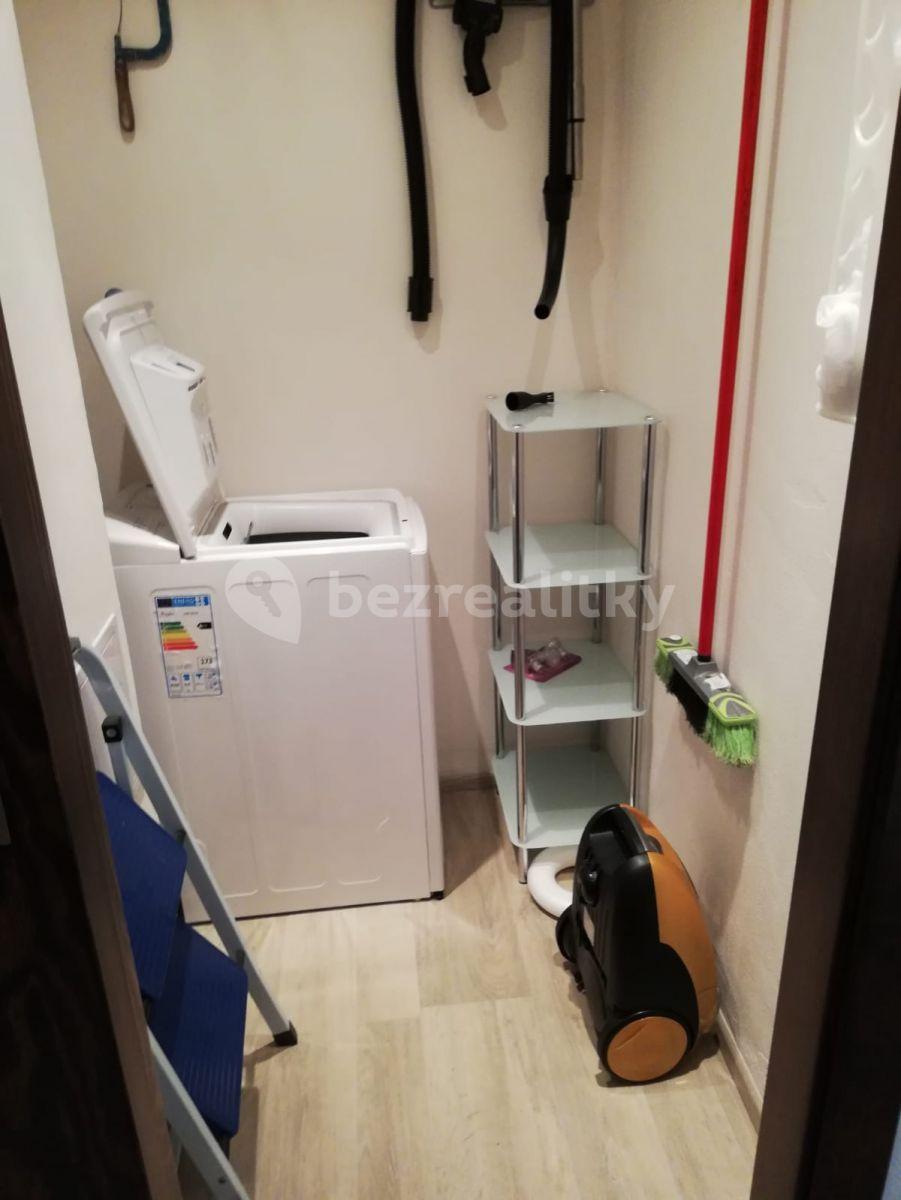 1 bedroom with open-plan kitchen flat to rent, 72 m², Bělehradská, Pardubice, Pardubický Region