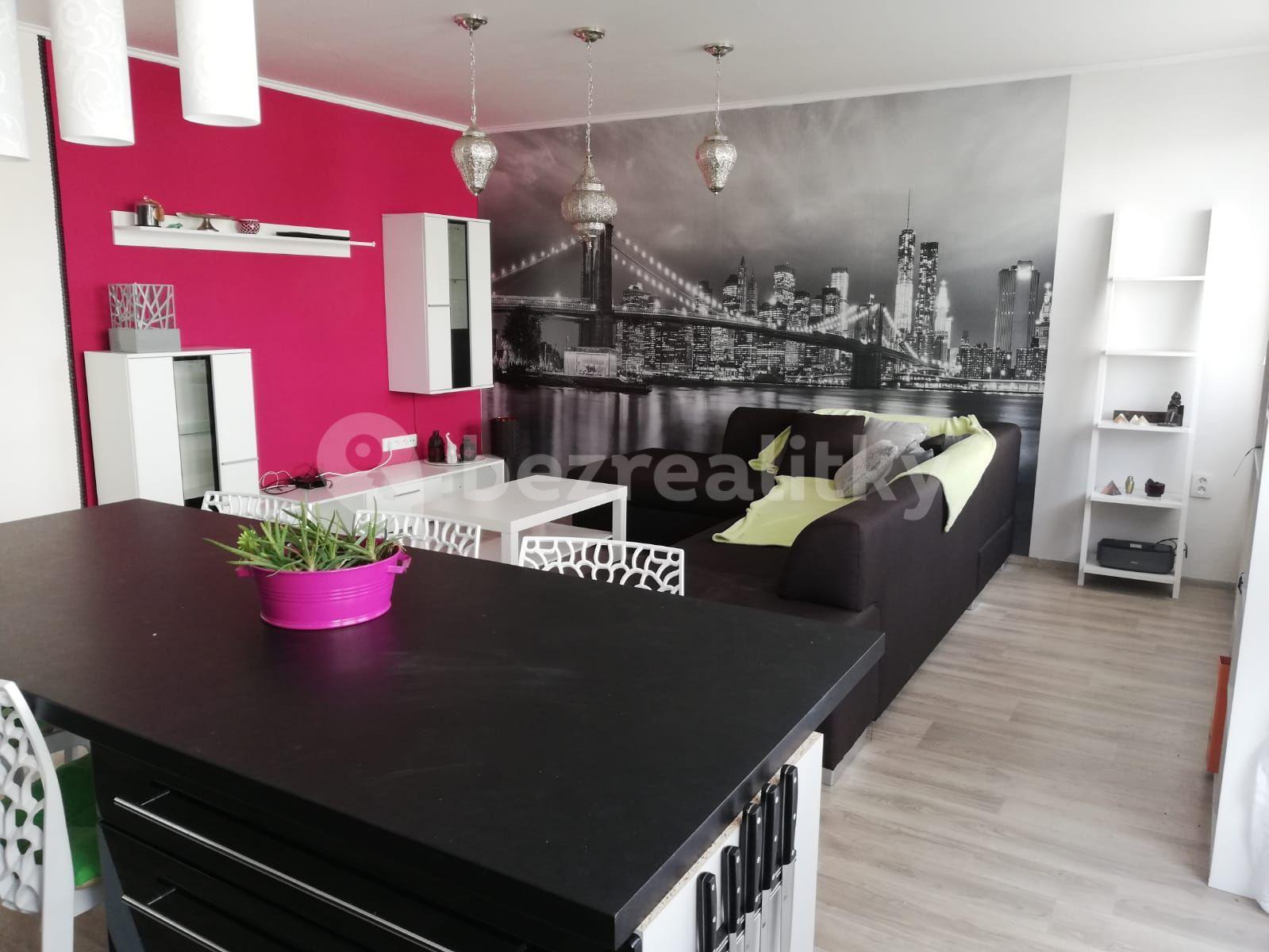 1 bedroom with open-plan kitchen flat to rent, 72 m², Bělehradská, Pardubice, Pardubický Region