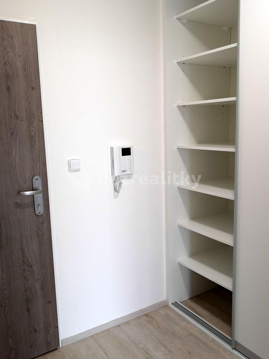 Studio flat to rent, 38 m², Kadečkové, Prague, Prague