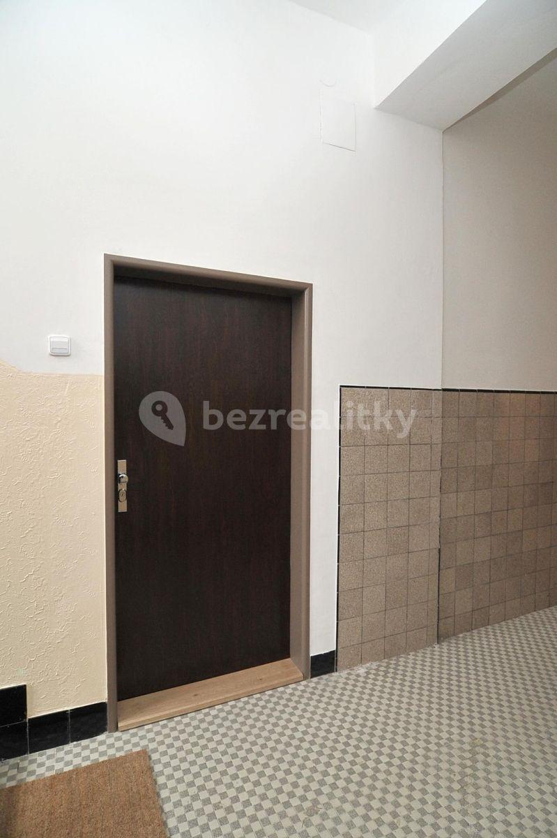 Studio flat to rent, 24 m², Přístavní, Prague, Prague