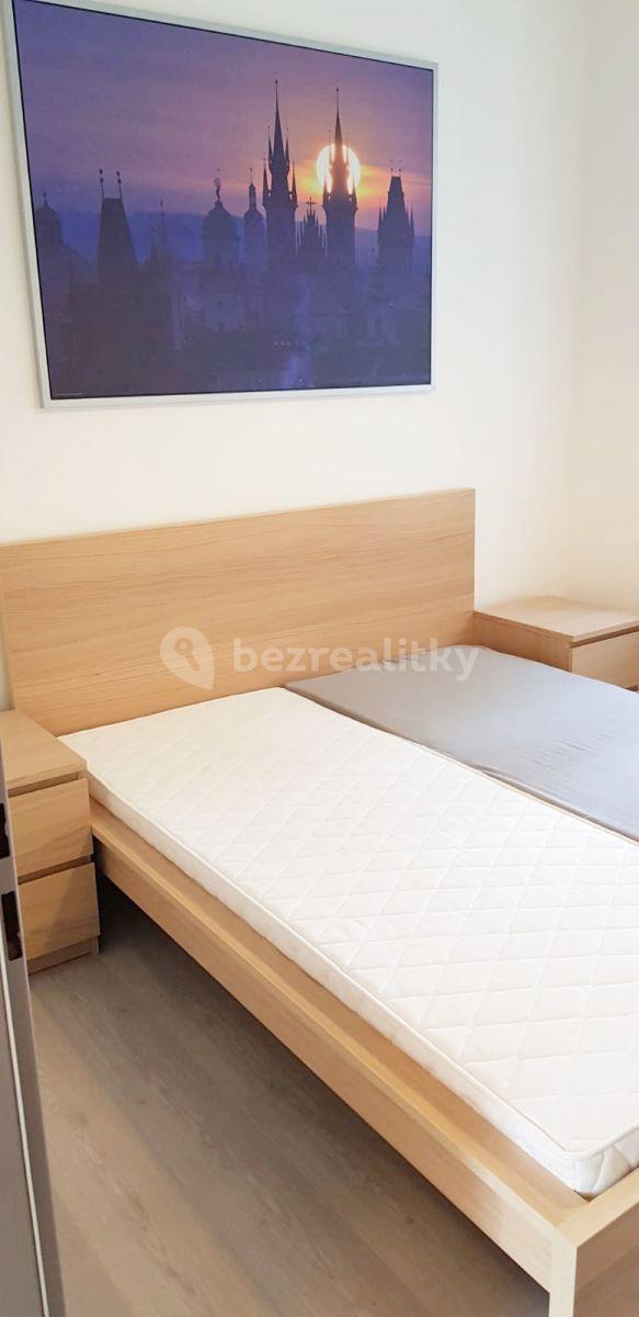 1 bedroom with open-plan kitchen flat to rent, 42 m², Černomořská, Prague, Prague