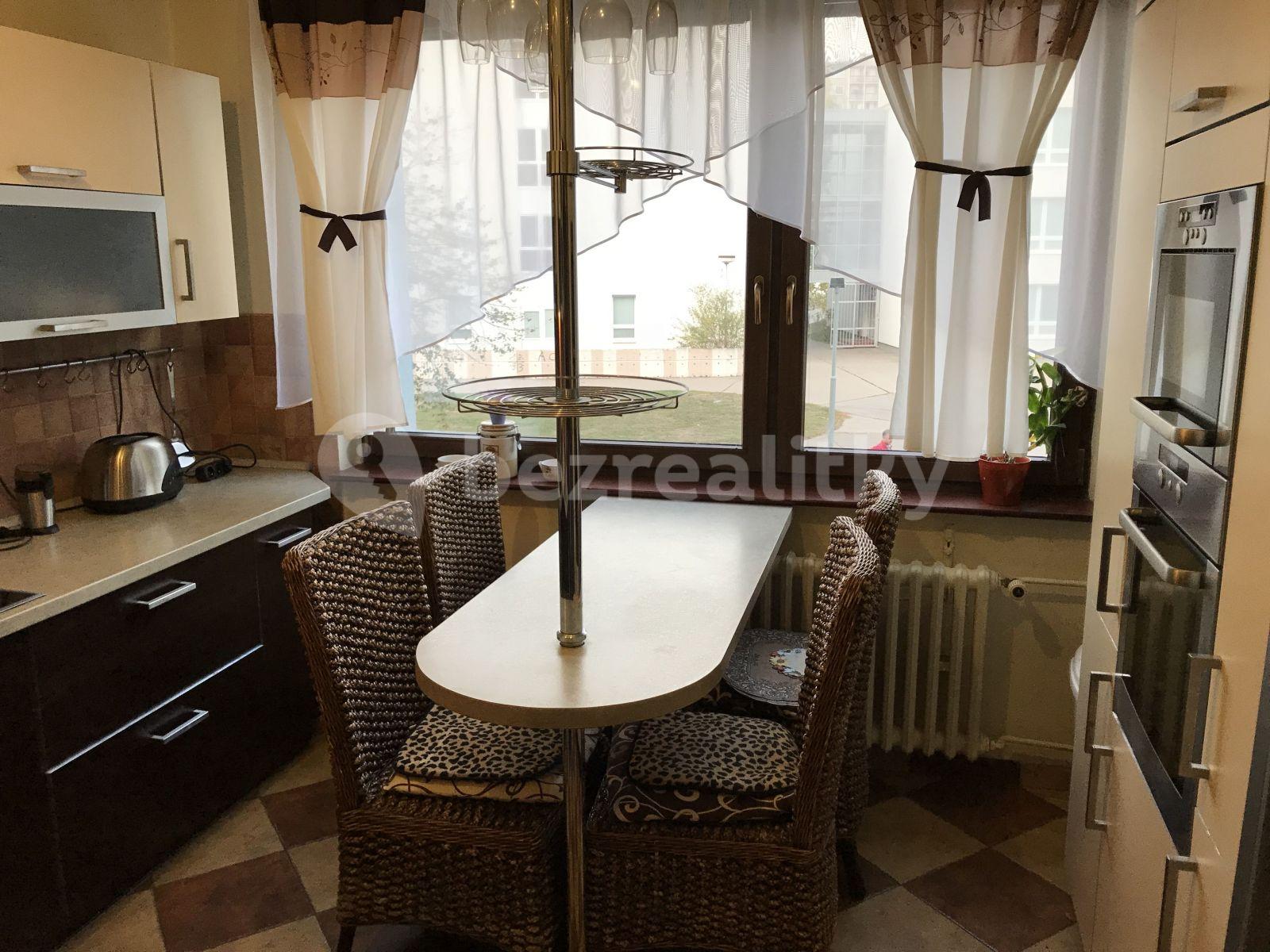 4 bedroom flat to rent, 80 m², Kapitána Stránského, Prague, Prague