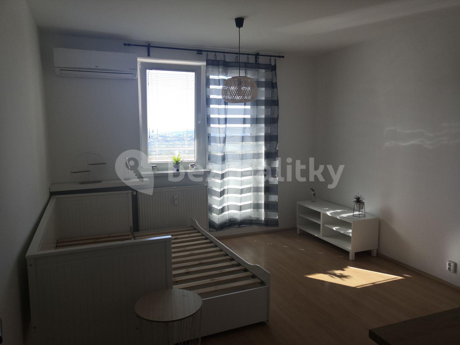 Studio flat to rent, 38 m², Pálavské náměstí, Brno, Jihomoravský Region