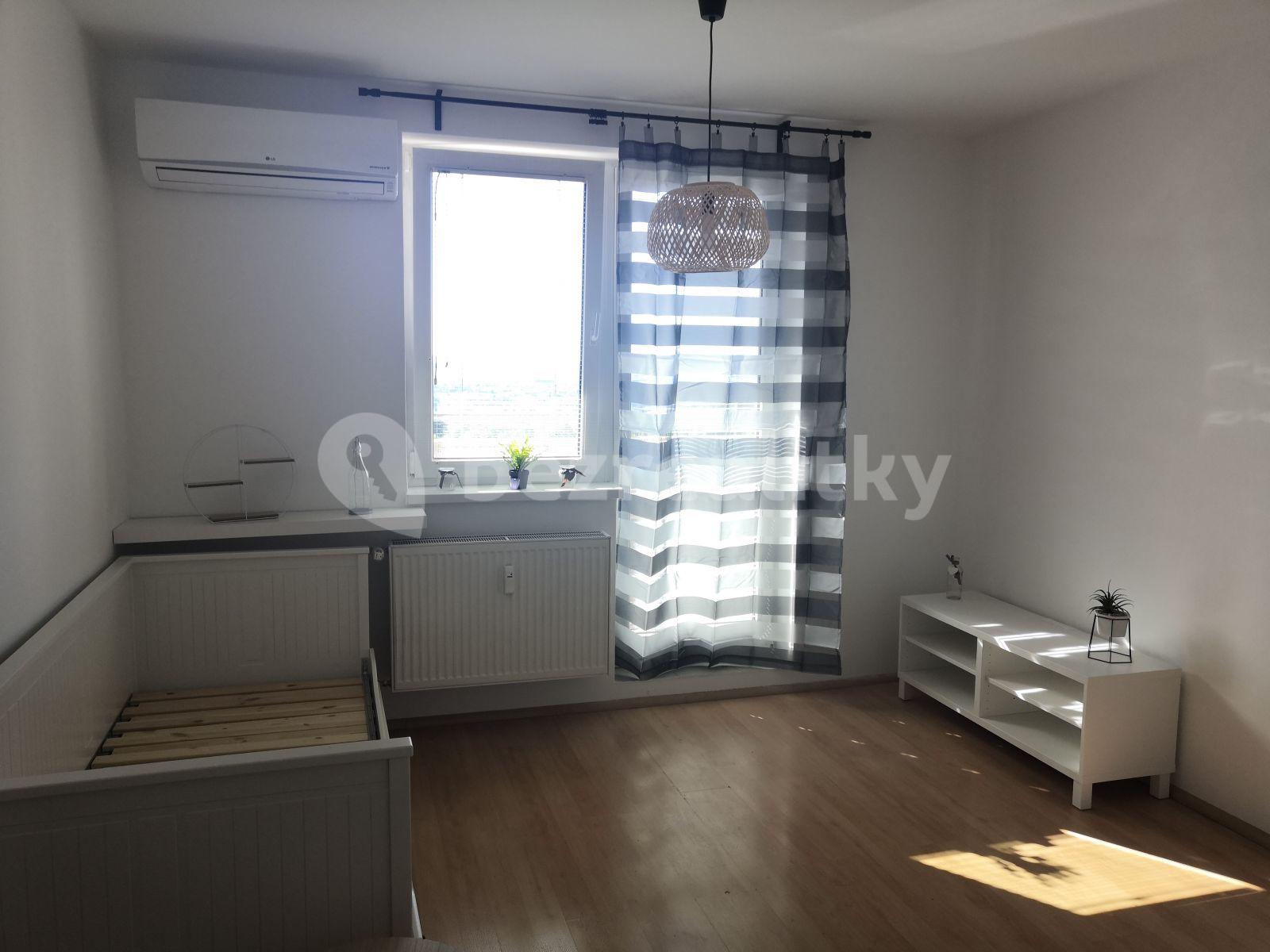 Studio flat to rent, 38 m², Pálavské náměstí, Brno, Jihomoravský Region