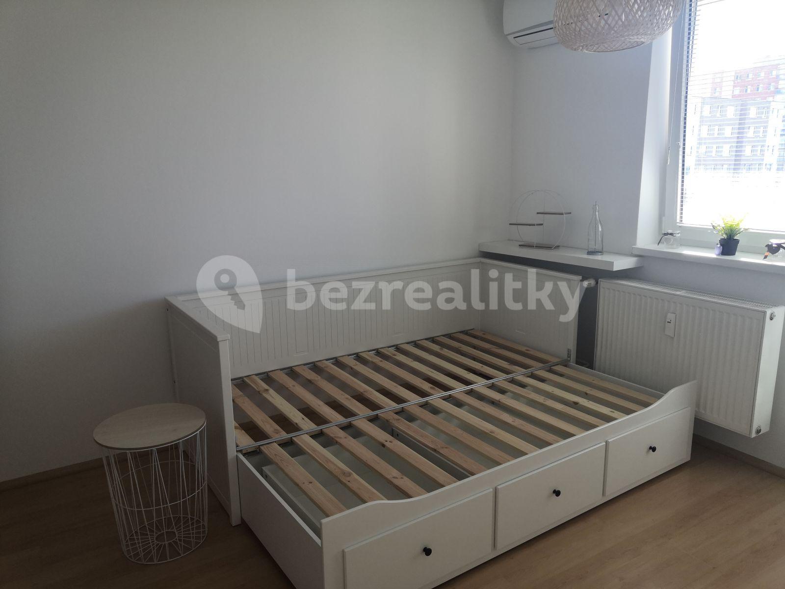 Studio flat to rent, 38 m², Pálavské náměstí, Brno, Jihomoravský Region