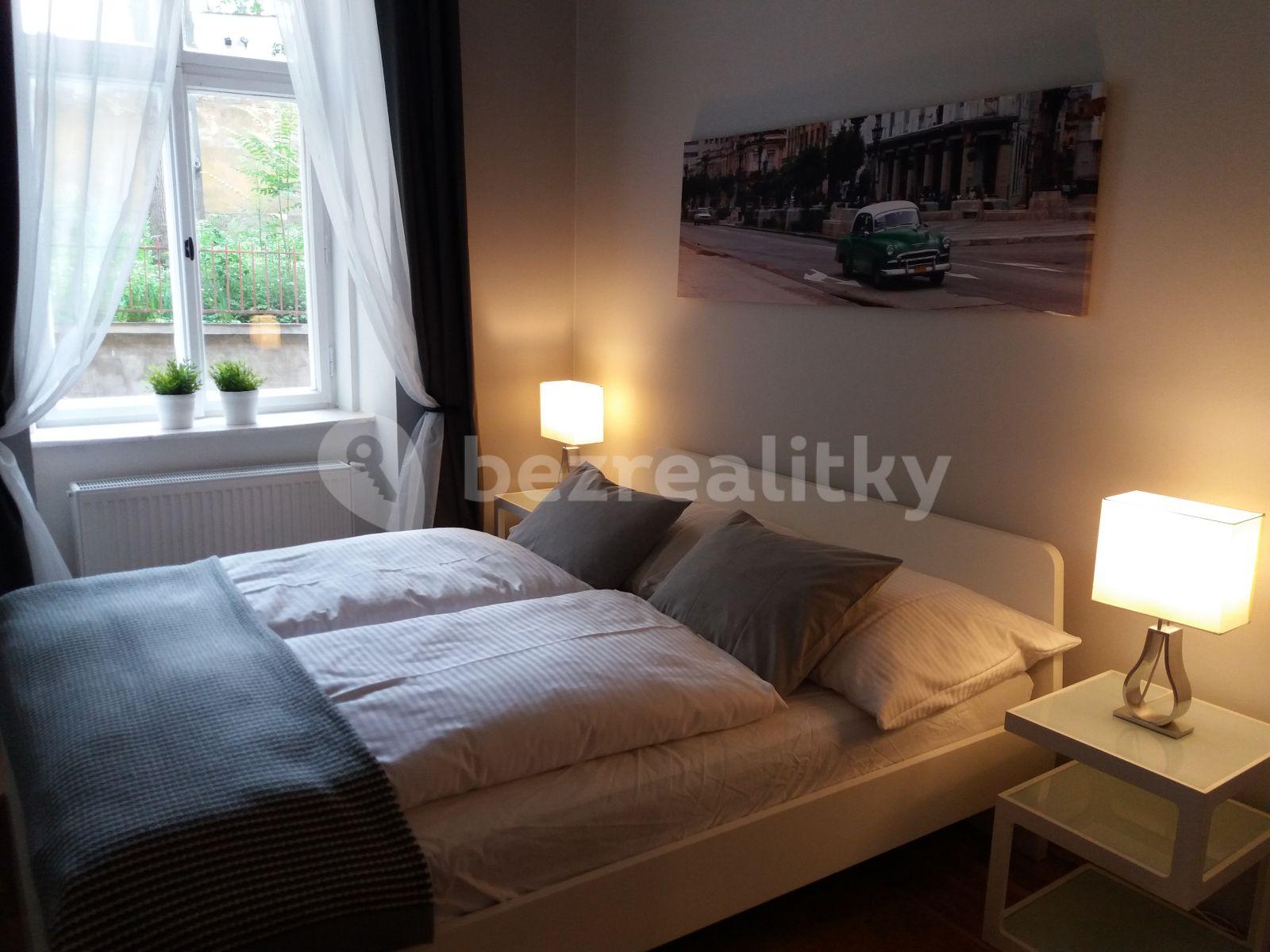 1 bedroom with open-plan kitchen flat to rent, 35 m², Varšavská, Prague, Prague