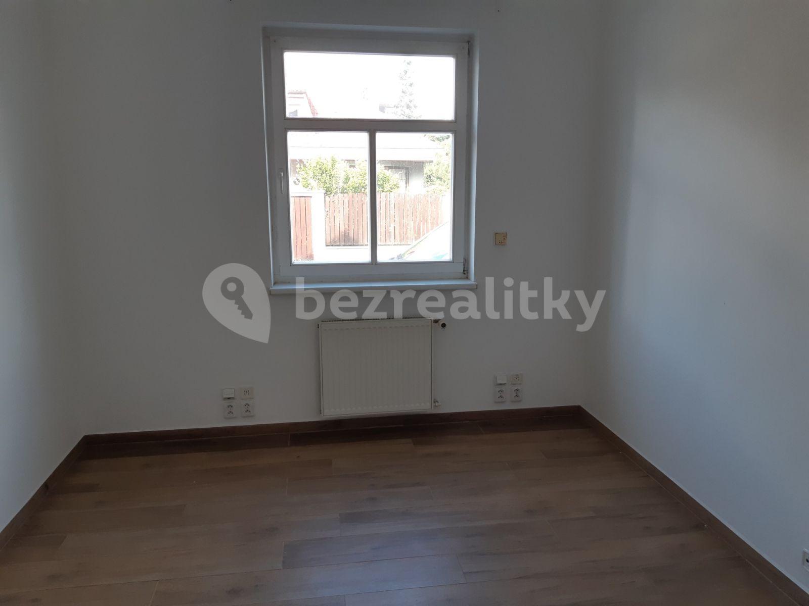 2 bedroom with open-plan kitchen flat to rent, 80 m², Za Jalovým dvorem, Prague, Prague