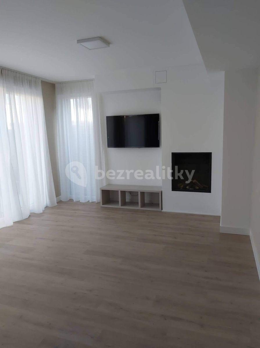 3 bedroom with open-plan kitchen flat to rent, 115 m², Butovická, Prague, Prague