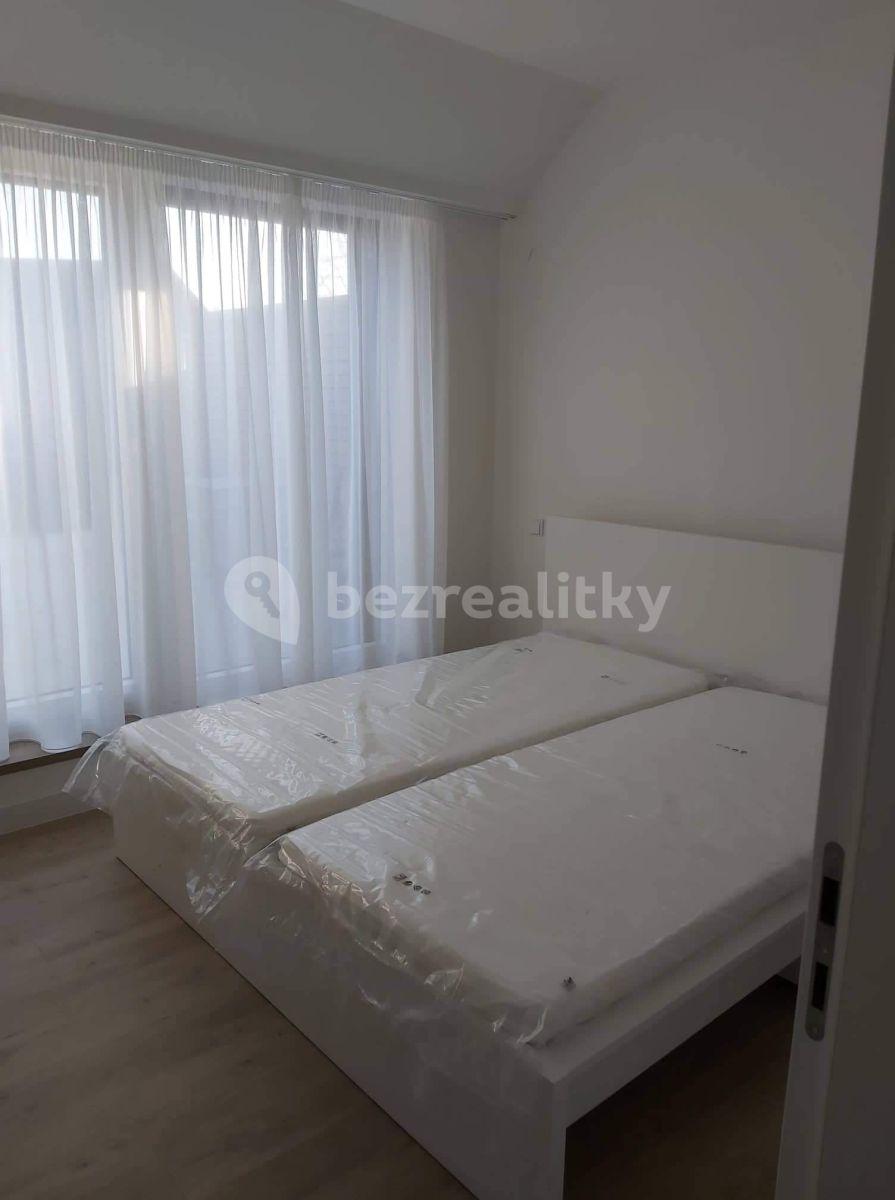 3 bedroom with open-plan kitchen flat to rent, 115 m², Butovická, Prague, Prague