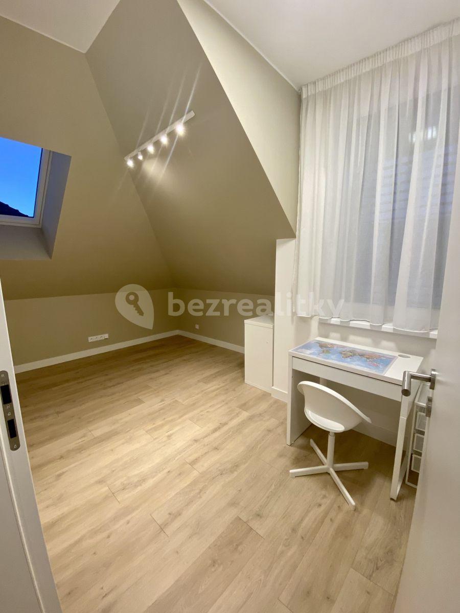 3 bedroom with open-plan kitchen flat to rent, 115 m², Butovická, Prague, Prague