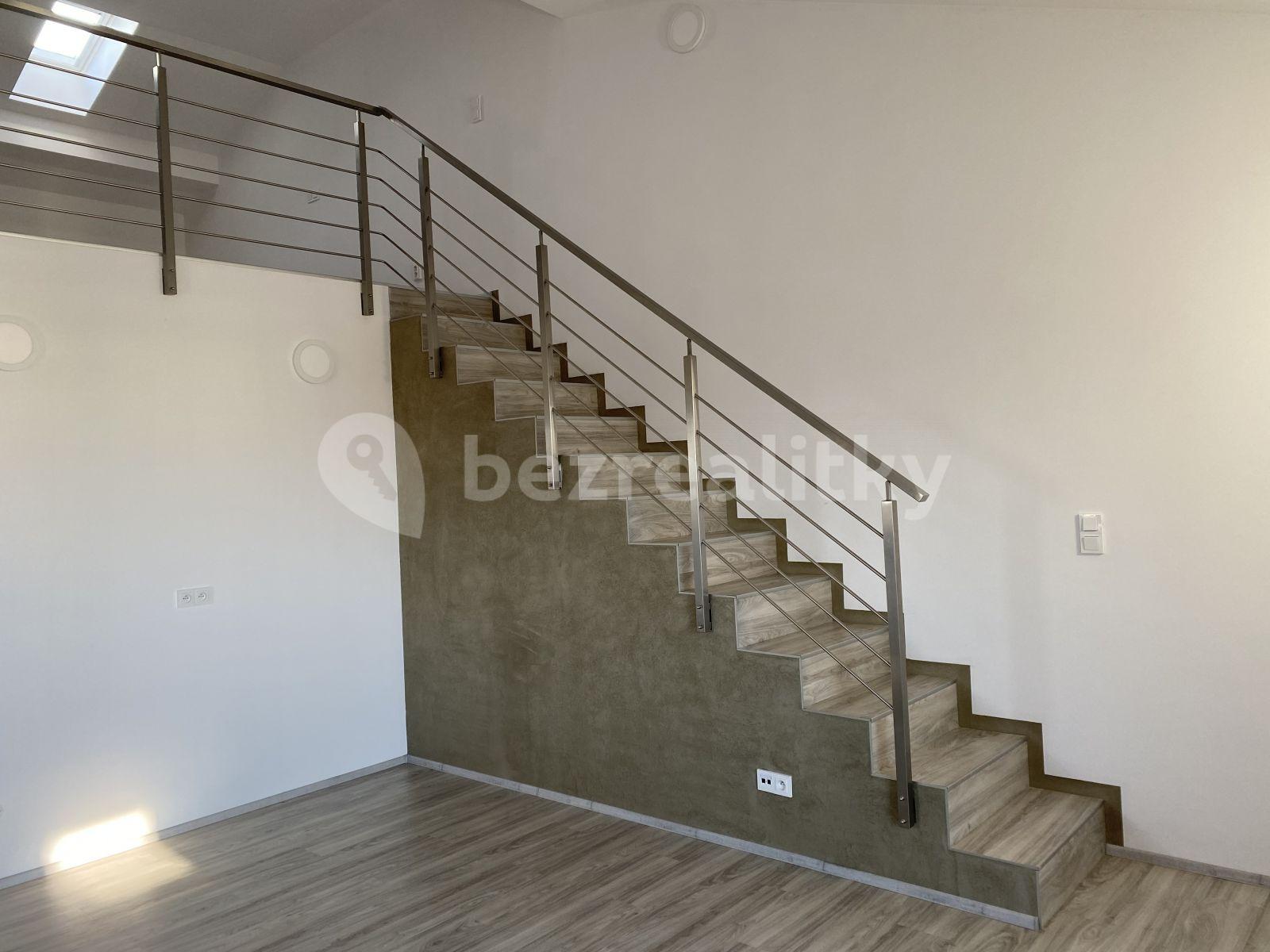 1 bedroom with open-plan kitchen flat to rent, 82 m², Sokolnická, Brno, Jihomoravský Region