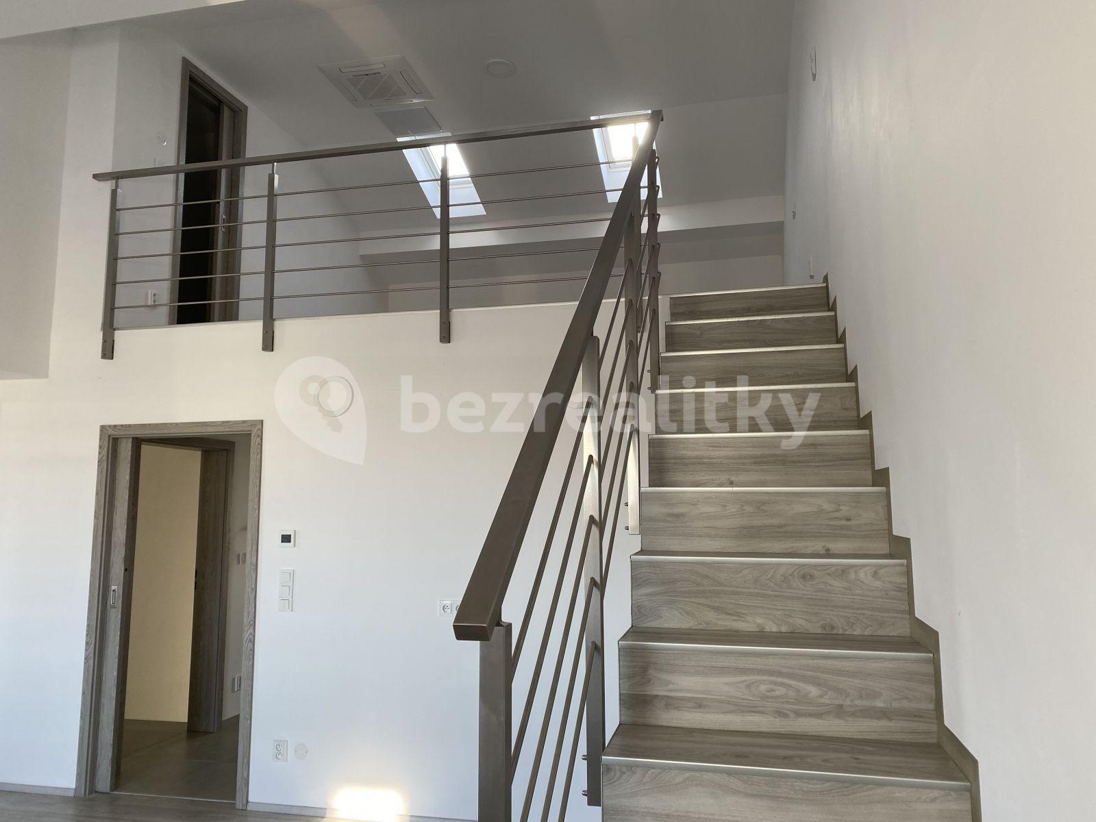 1 bedroom with open-plan kitchen flat to rent, 82 m², Sokolnická, Brno, Jihomoravský Region