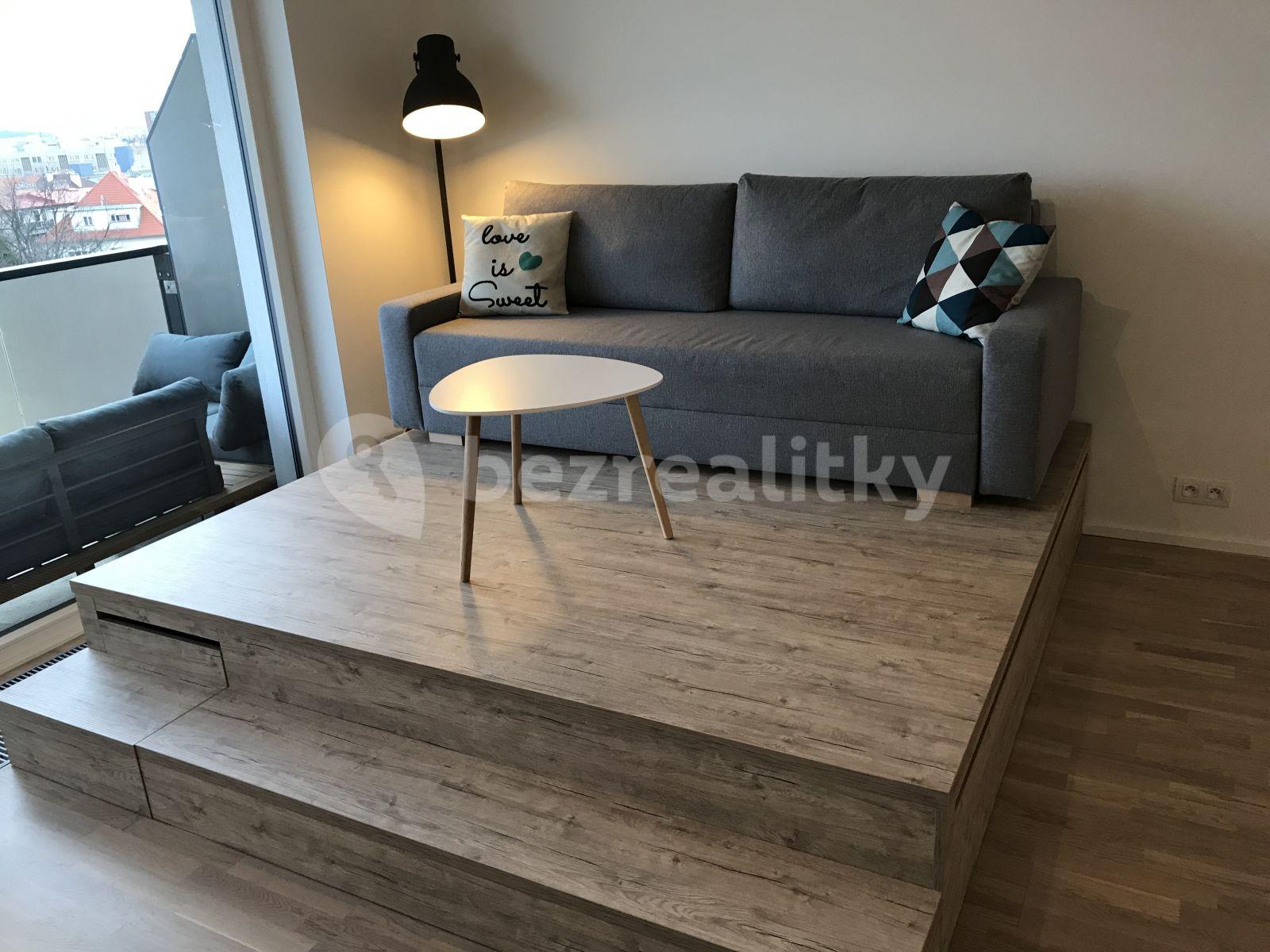 Studio flat to rent, 39 m², Za Strašnickou vozovnou, Prague, Prague