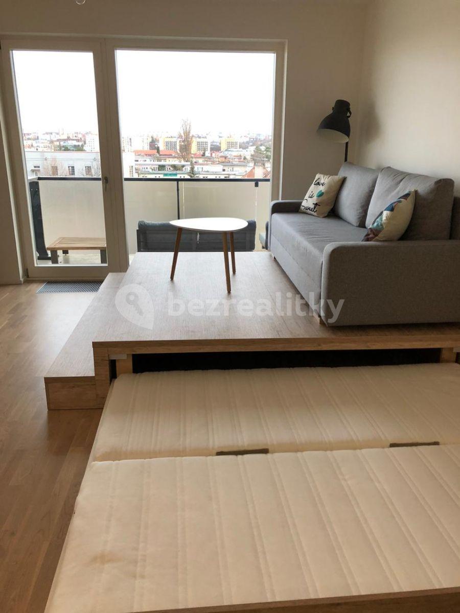 Studio flat to rent, 39 m², Za Strašnickou vozovnou, Prague, Prague