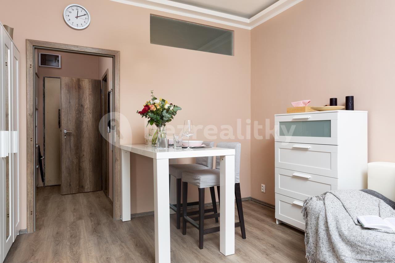 Studio flat to rent, 22 m², Bozděchova, Prague, Prague