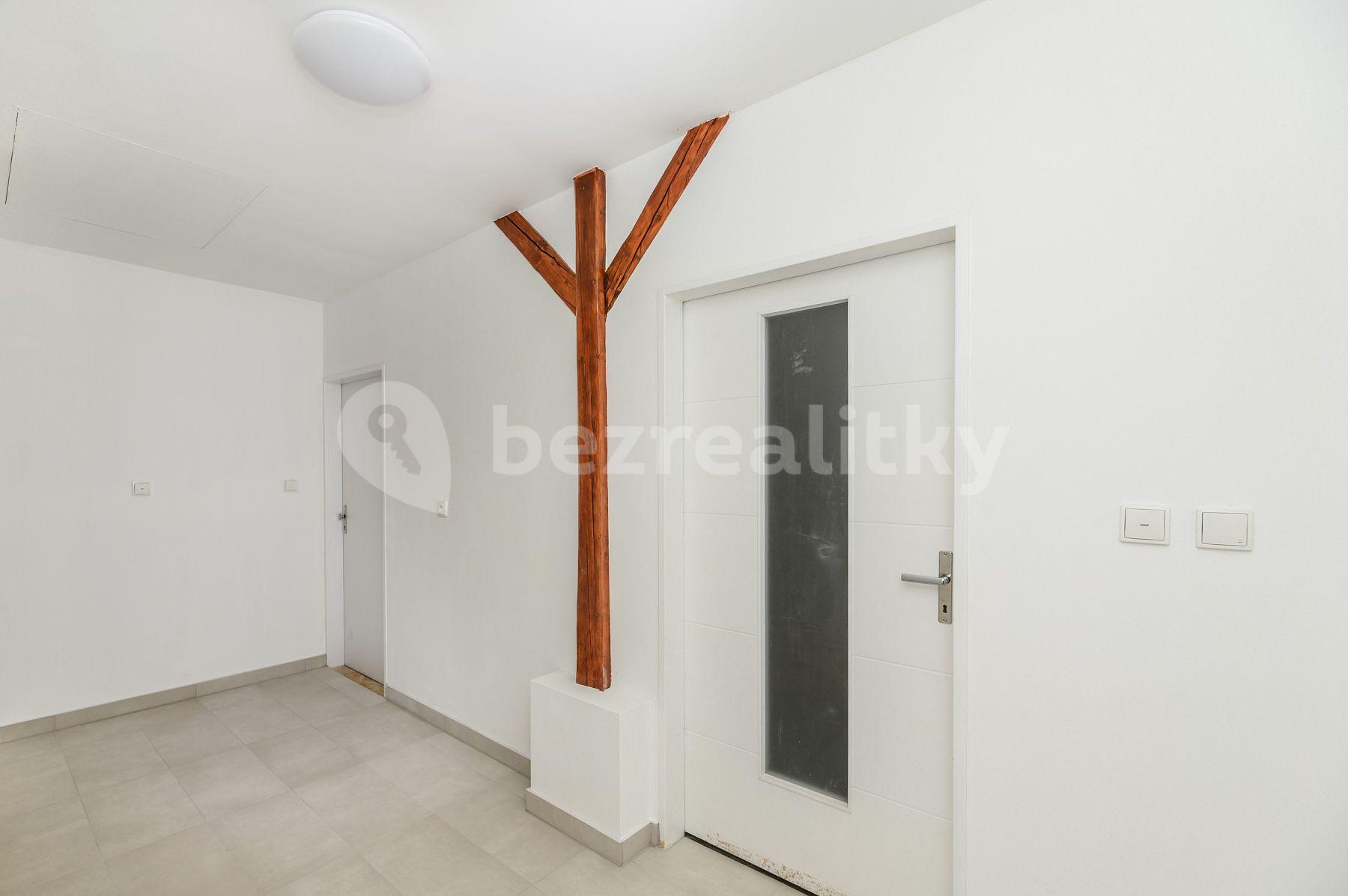 Studio flat to rent, 38 m², Macanova, Pardubice, Pardubický Region