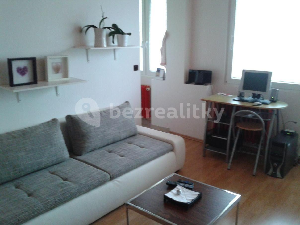 Studio flat to rent, 30 m², Milevská, Prague, Prague