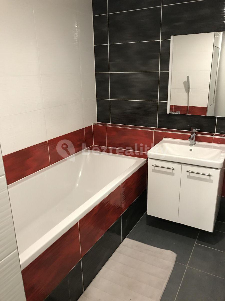 3 bedroom with open-plan kitchen flat to rent, 86 m², Vršovická, Prague, Prague