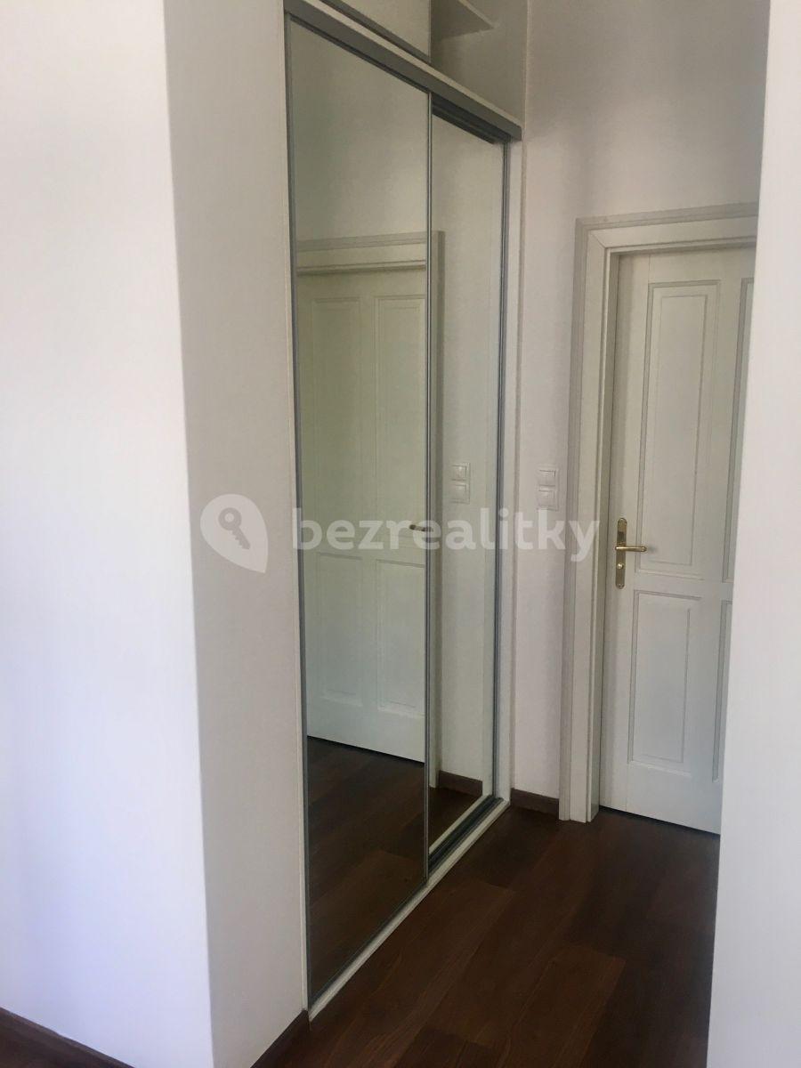 Studio flat to rent, 35 m², Zenklova, Prague, Prague