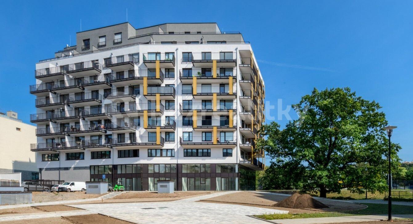 Studio flat to rent, 41 m², Československého exilu, Prague, Prague