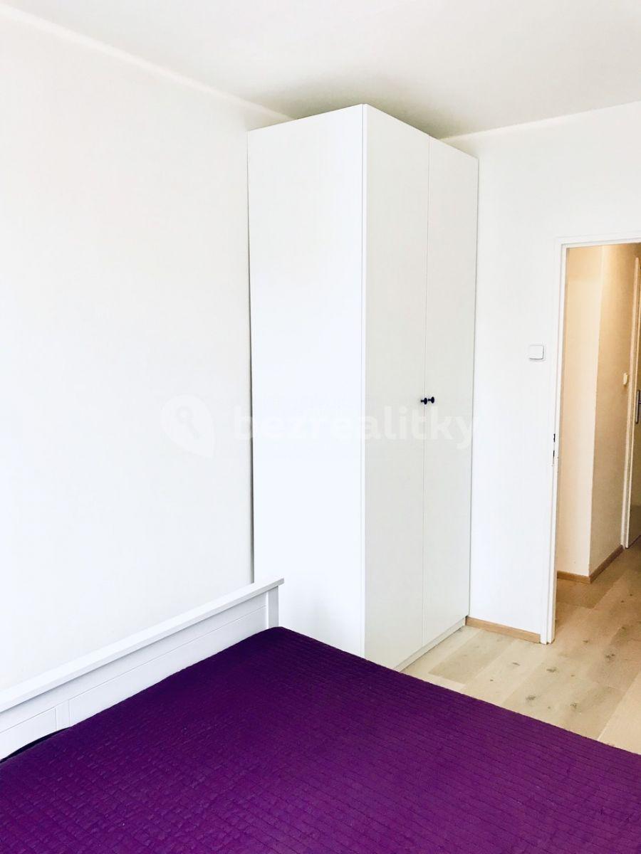 1 bedroom with open-plan kitchen flat to rent, 42 m², Křenická, Prague, Prague