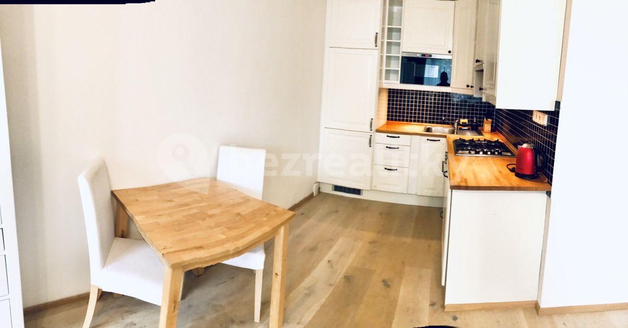 1 bedroom with open-plan kitchen flat to rent, 42 m², Křenická, Prague, Prague